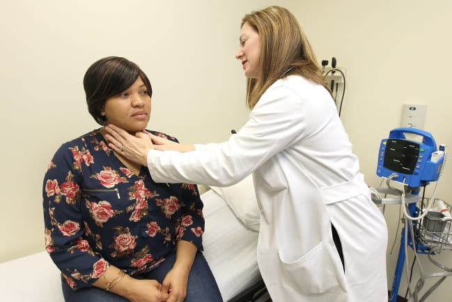 Dr. Kamen helps a rheumatology patient at MUSC Health