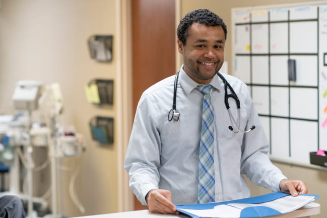 Dr. Nicholas Shungu treats patients of all ages as a family medicine physician at Ellis Oak.